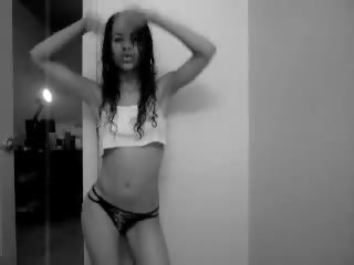 Latina does a concupiscent alluring dance clip