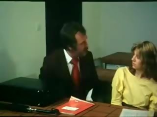 Heisse Schulmadchenluste - Anne Karne Orgy 1984: sex movie e8